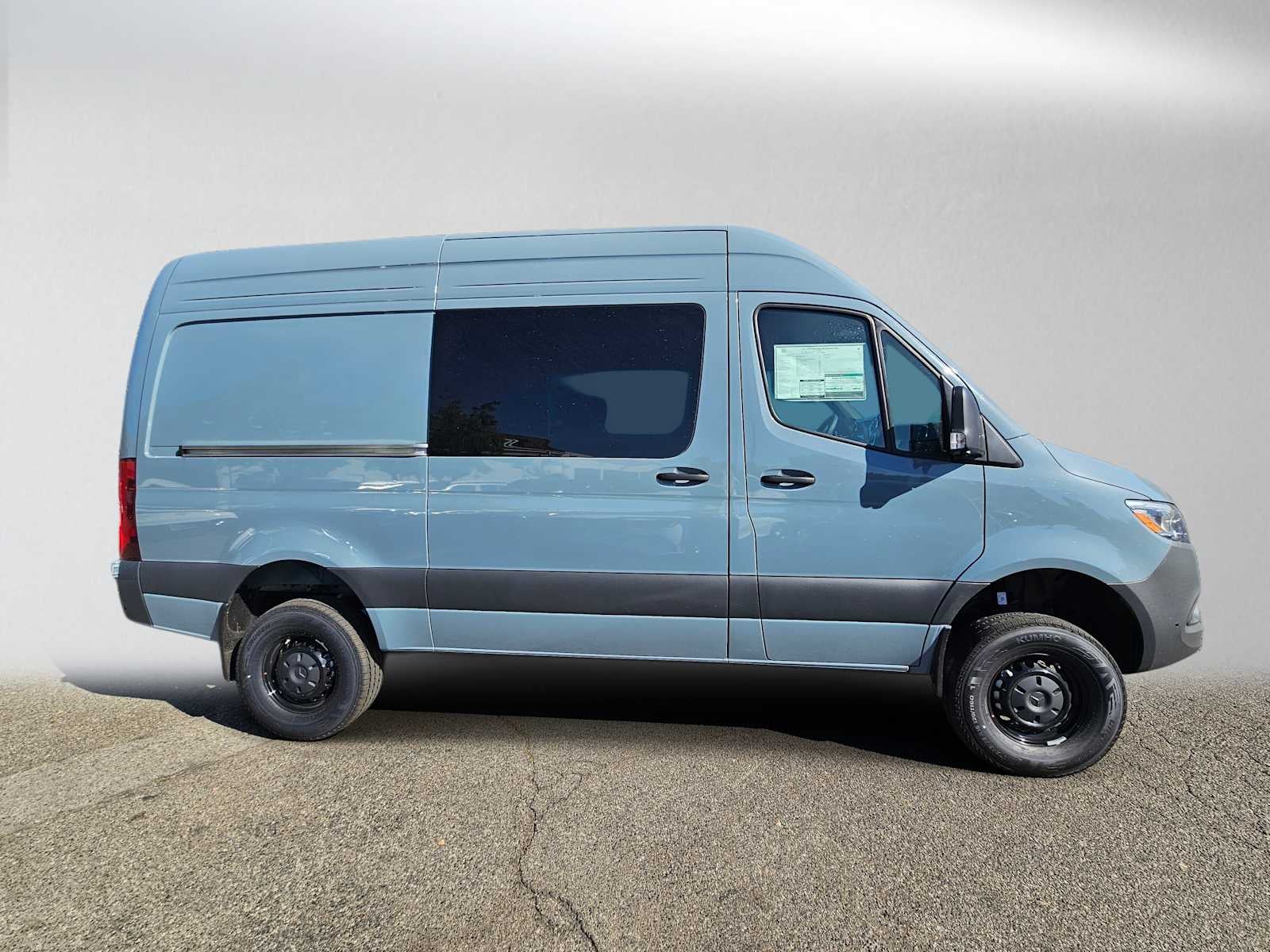 2026 Mercedes-Benz Sprinter 2500 Standard Roof I4 Diesel HO 144 AWD