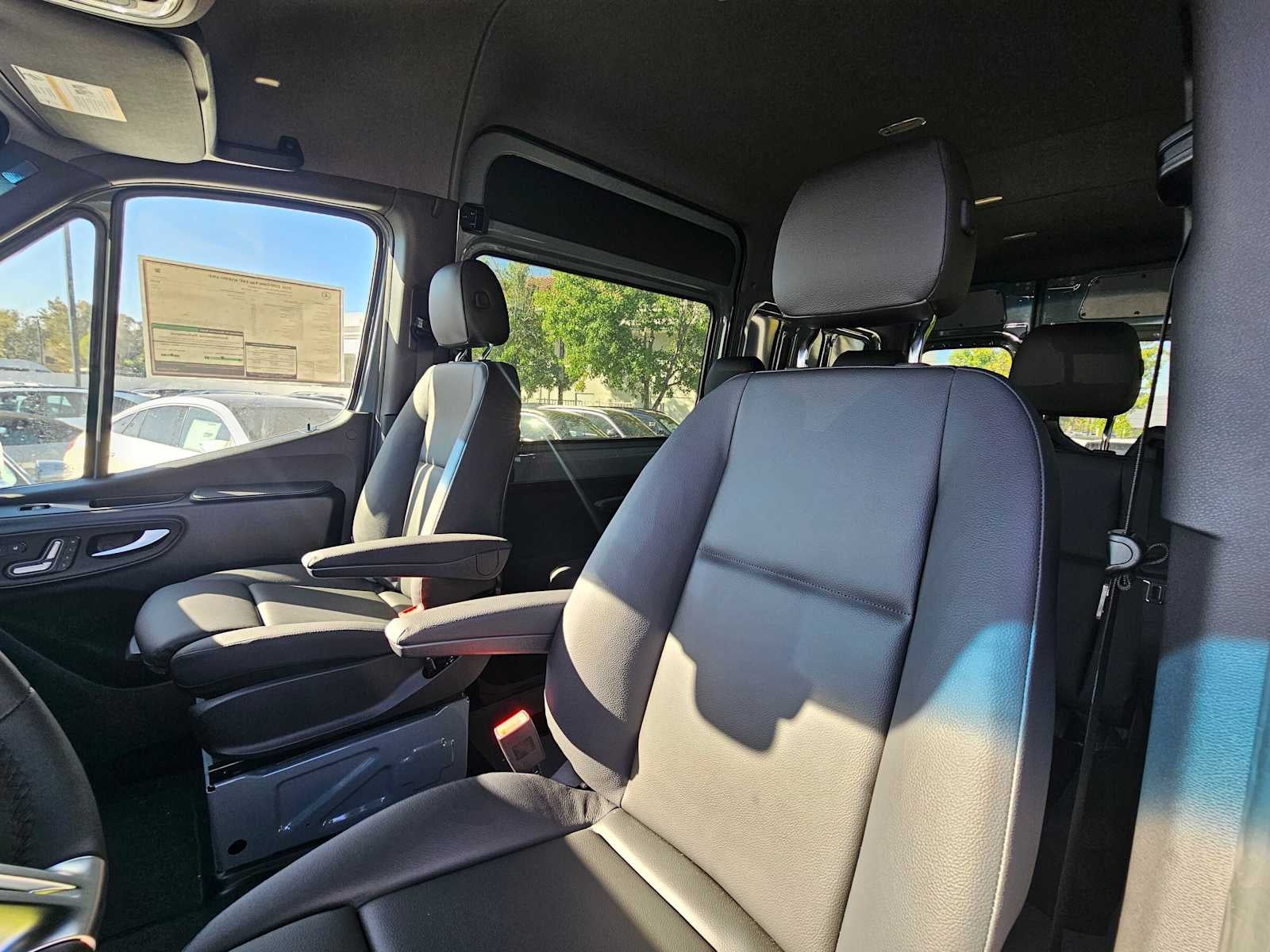 2026 Mercedes-Benz Sprinter 2500 Standard Roof I4 Diesel HO 144 AWD