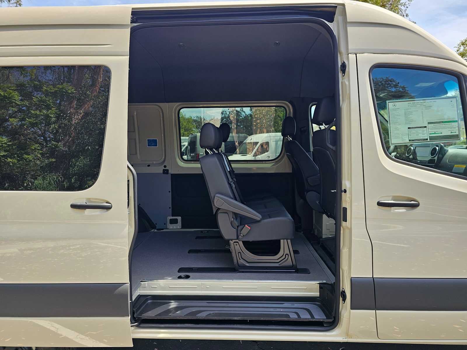 2026 Mercedes-Benz Sprinter Crew 2500 Standard Roof I4 Diesel HO 144 AWD