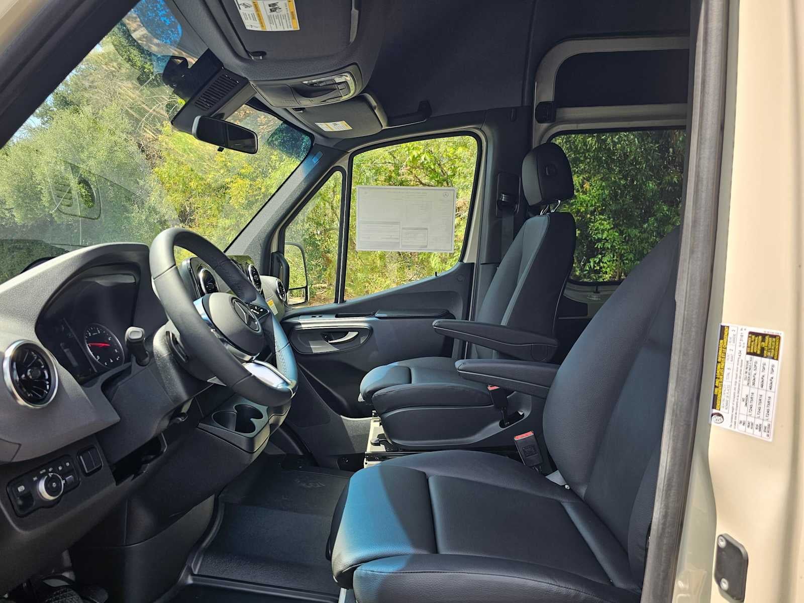 2026 Mercedes-Benz Sprinter Crew 2500 Standard Roof I4 Diesel HO 144 AWD