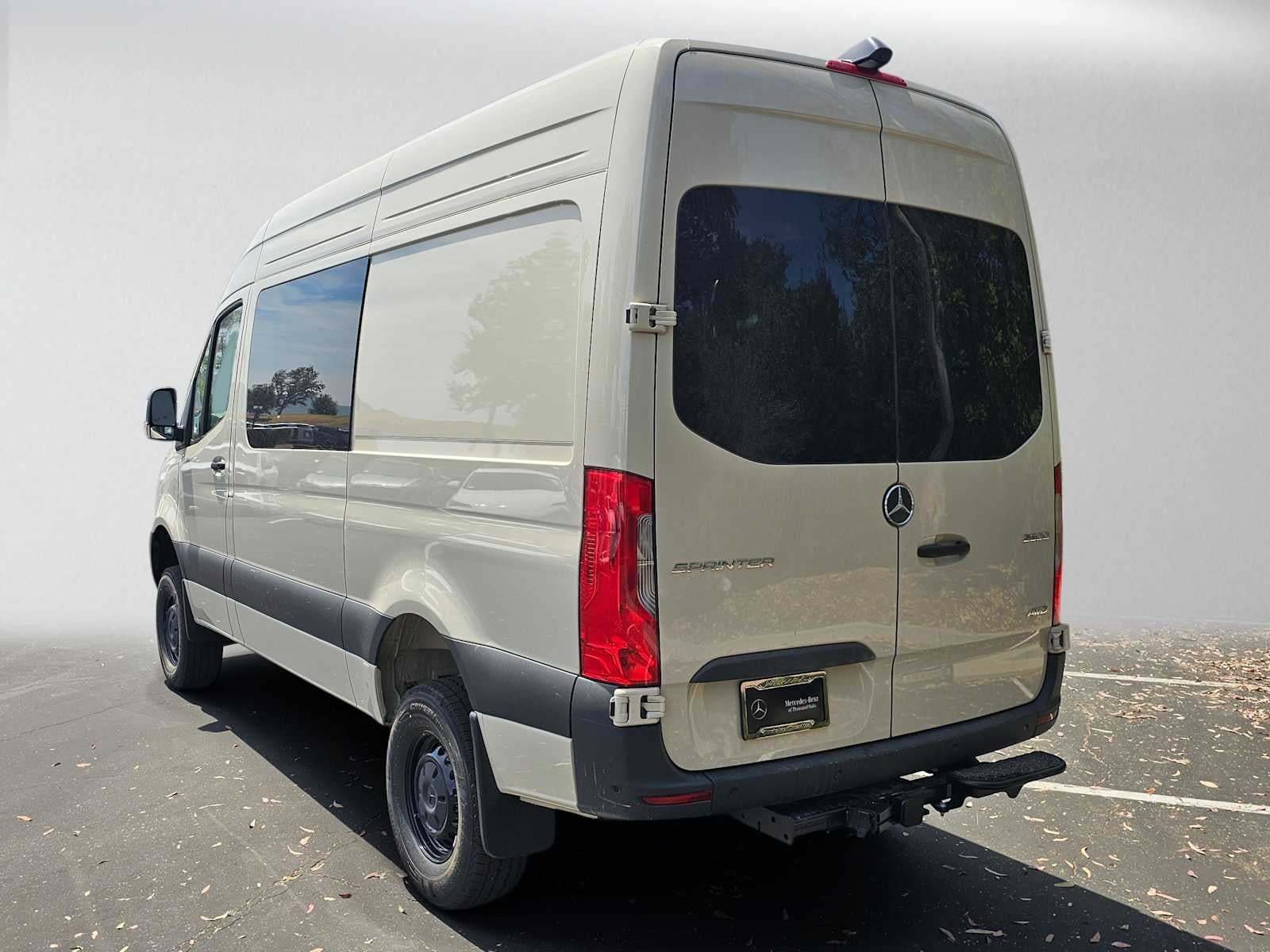 2026 Mercedes-Benz Sprinter Crew 2500 Standard Roof I4 Diesel HO 144 AWD