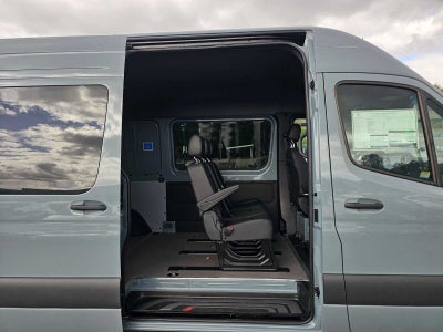 2026 Mercedes-Benz Sprinter Crew 2500 Standard Roof I4 Diesel HO 144 AWD
