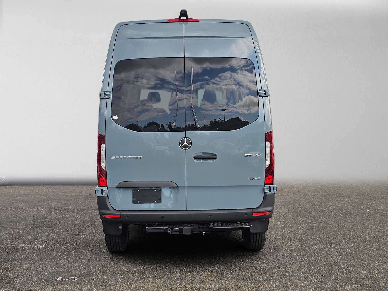 2026 Mercedes-Benz Sprinter Crew 2500 Standard Roof I4 Diesel HO 144 AWD