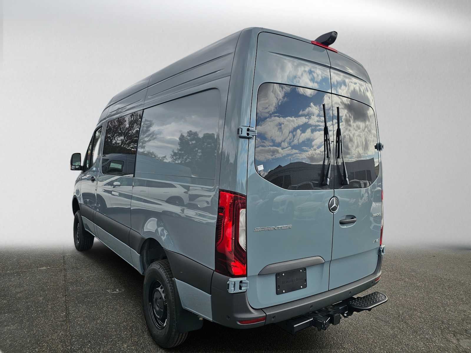 2026 Mercedes-Benz Sprinter Crew 2500 Standard Roof I4 Diesel HO 144 AWD