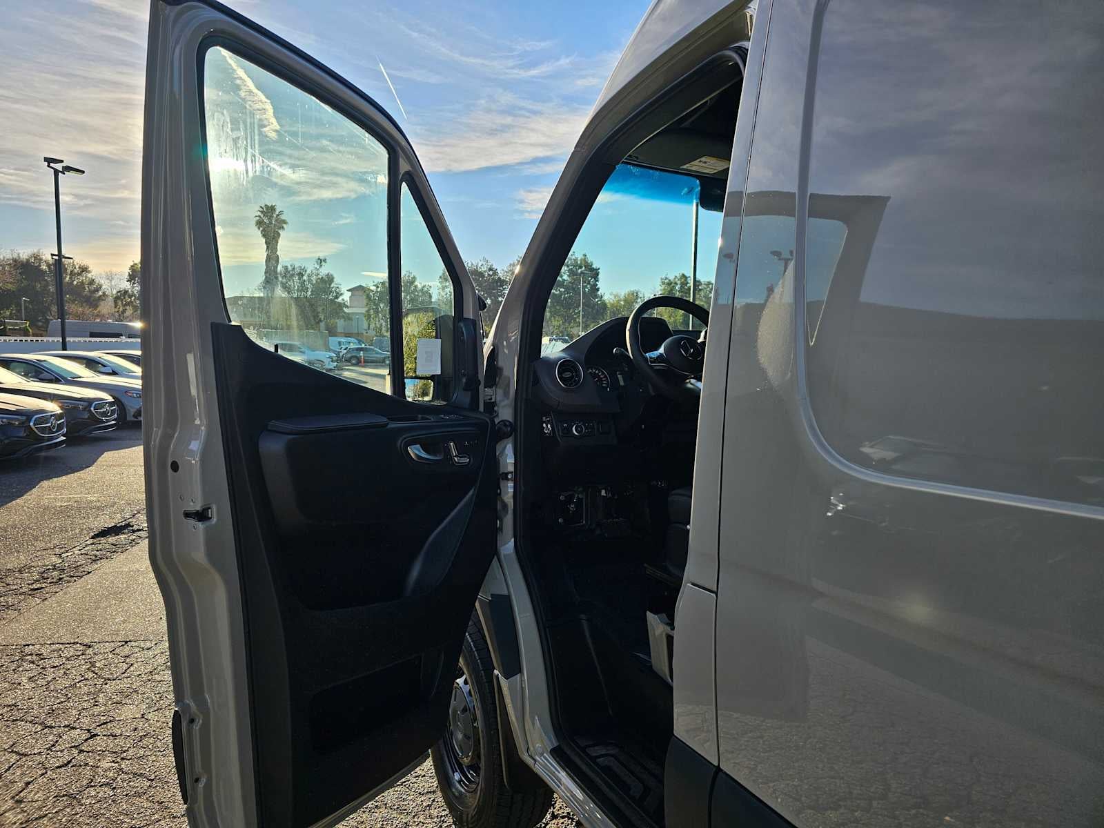 2026 Mercedes-Benz Sprinter 2500 Standard Roof I4 Diesel HO 144 AWD