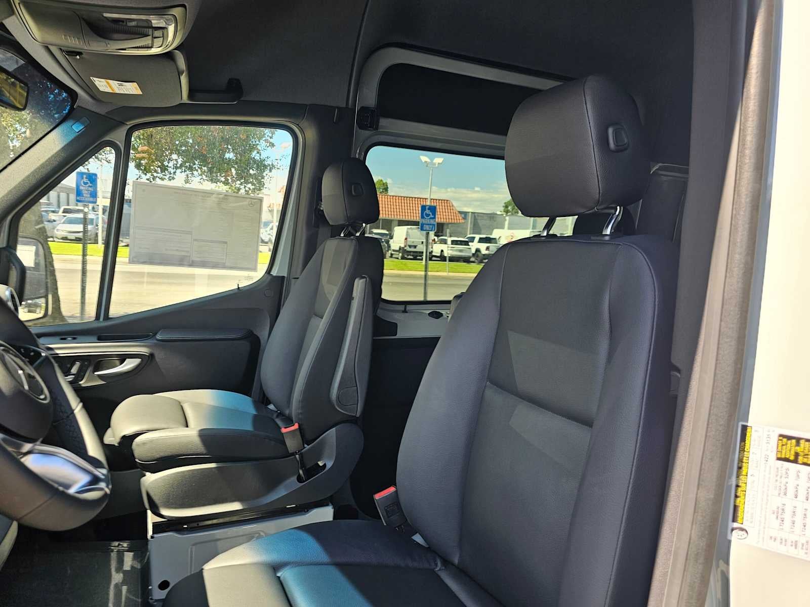 2026 Mercedes-Benz Sprinter Crew 2500 Standard Roof I4 Diesel HO 144 AWD