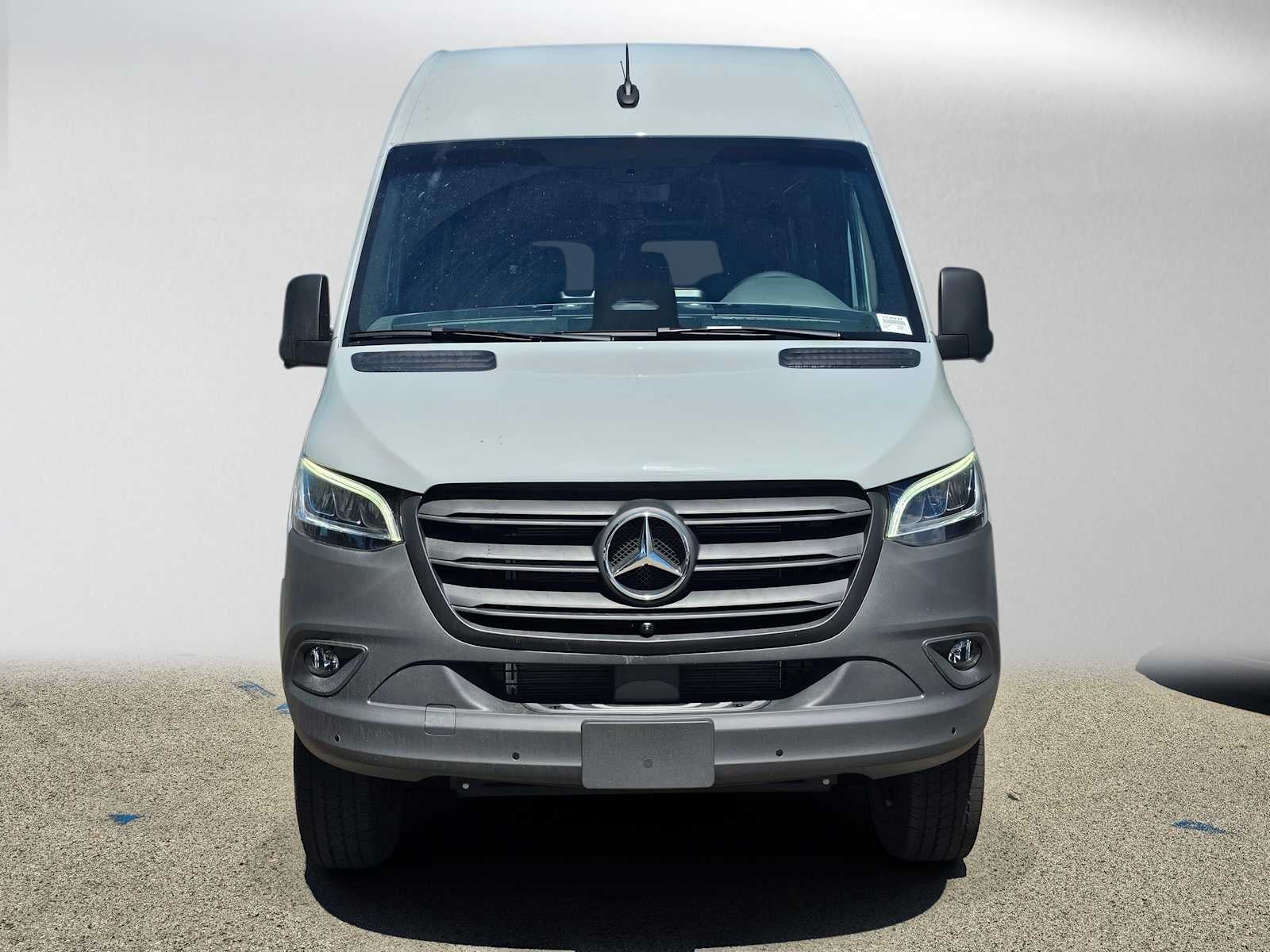 2026 Mercedes-Benz Sprinter Crew 2500 Standard Roof I4 Diesel HO 144 AWD