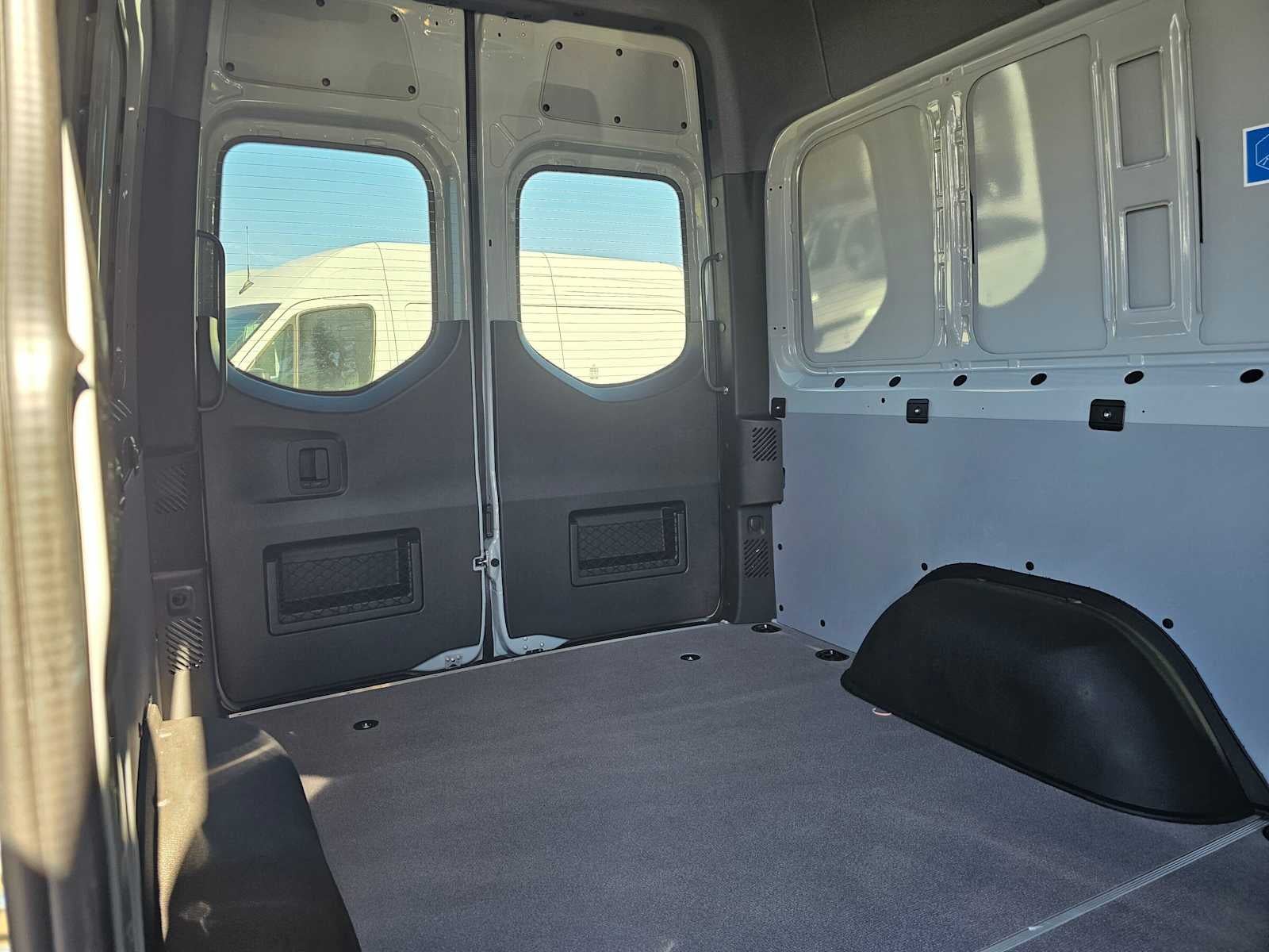 2026 Mercedes-Benz Sprinter Crew 2500 Standard Roof I4 Diesel HO 144 AWD