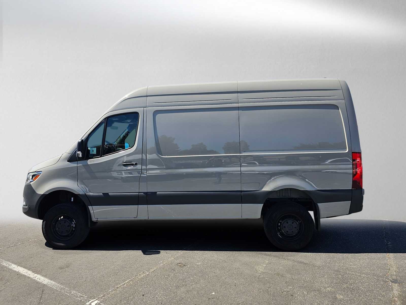 2026 Mercedes-Benz Sprinter 2500 Standard Roof I4 Diesel HO 144 AWD