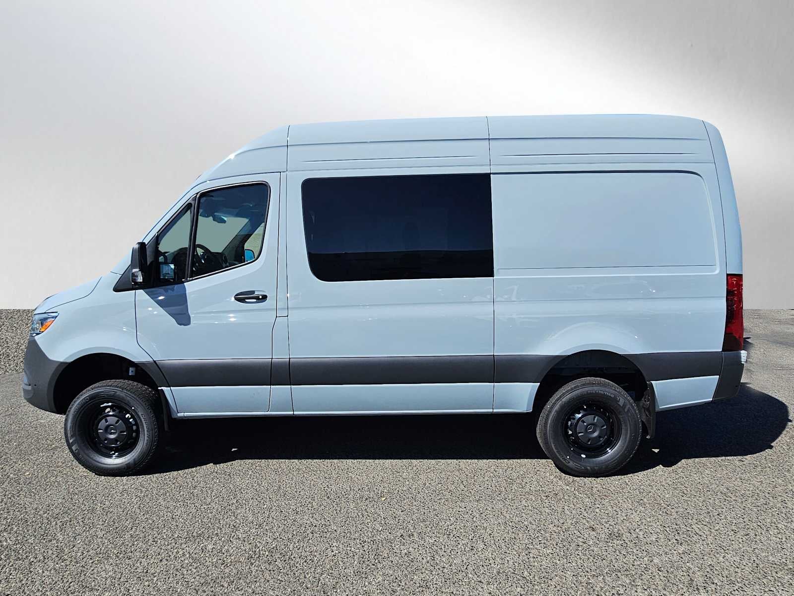 2026 Mercedes-Benz Sprinter 2500 Standard Roof I4 Diesel HO 144 AWD