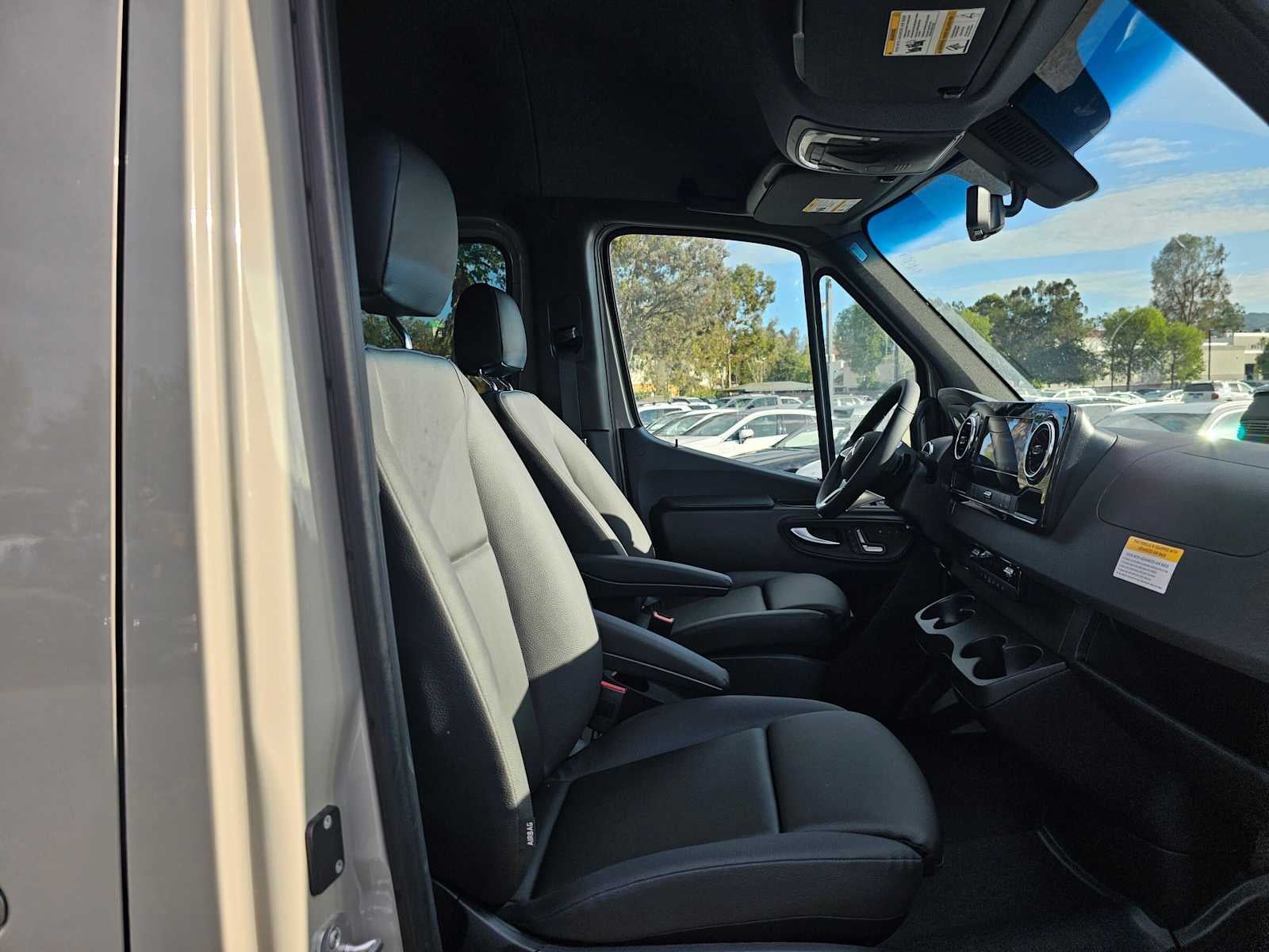 2026 Mercedes-Benz Sprinter Crew 2500 Standard Roof I4 Diesel HO 144 AWD