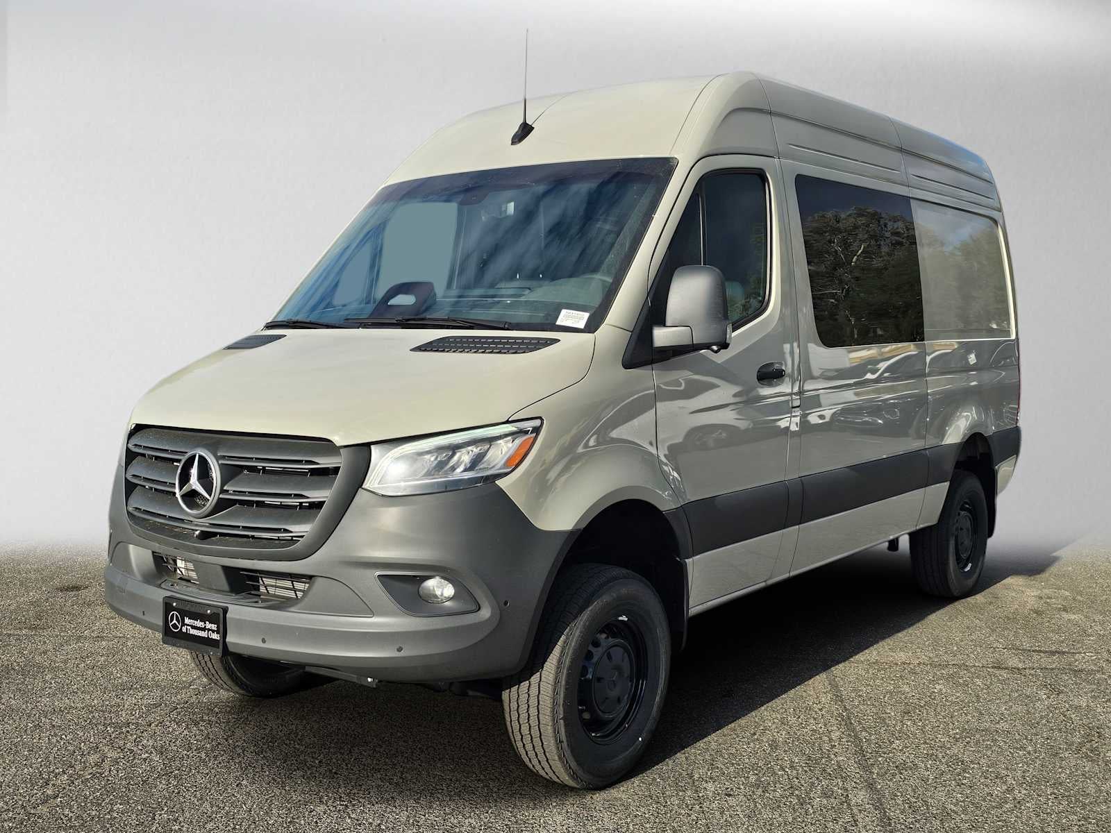 2026 Mercedes-Benz Sprinter Crew 2500 Standard Roof I4 Diesel HO 144 AWD