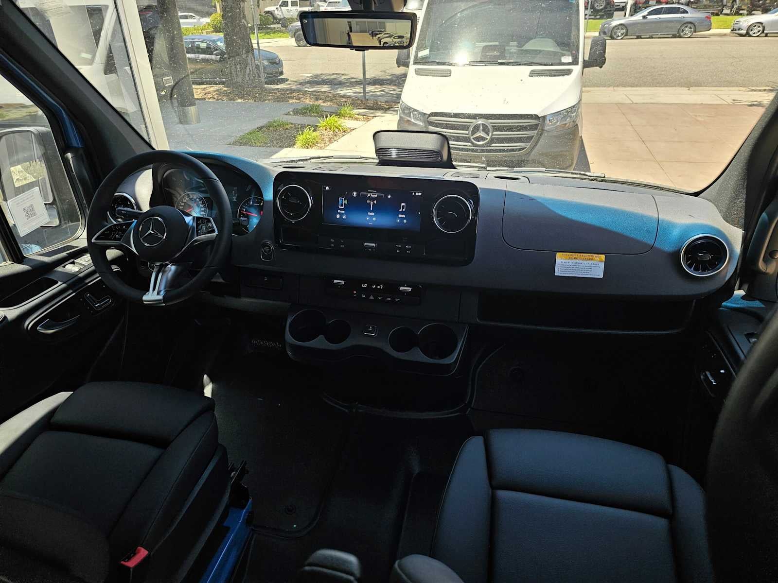 2026 Mercedes-Benz Sprinter 2500 Standard Roof I4 Diesel HO 144 AWD