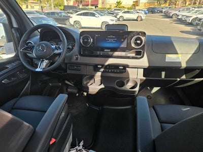 2026 Mercedes-Benz Sprinter 2500 Standard Roof I4 Diesel HO 144 AWD