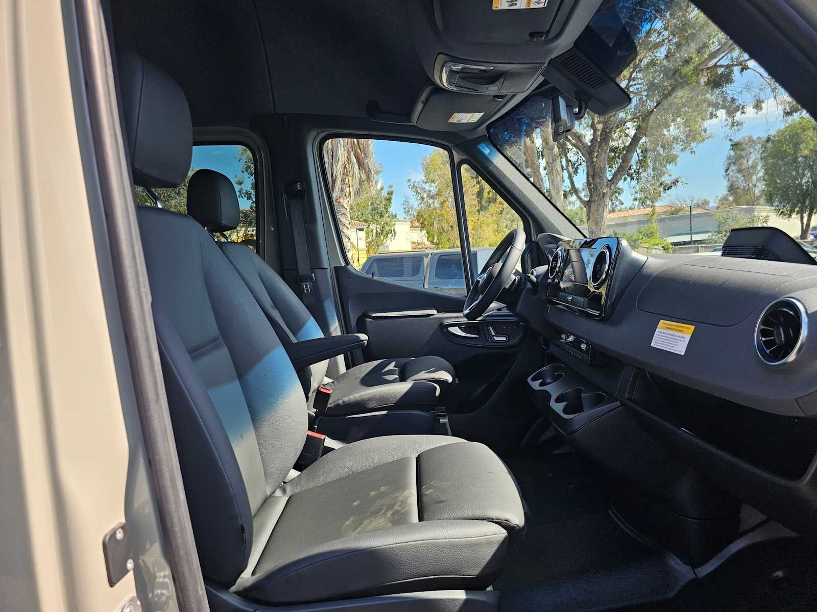 2026 Mercedes-Benz Sprinter Crew 2500 Standard Roof I4 Diesel HO 144 AWD