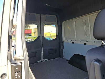 2026 Mercedes-Benz Sprinter Crew 2500 Standard Roof I4 Diesel HO 144 AWD