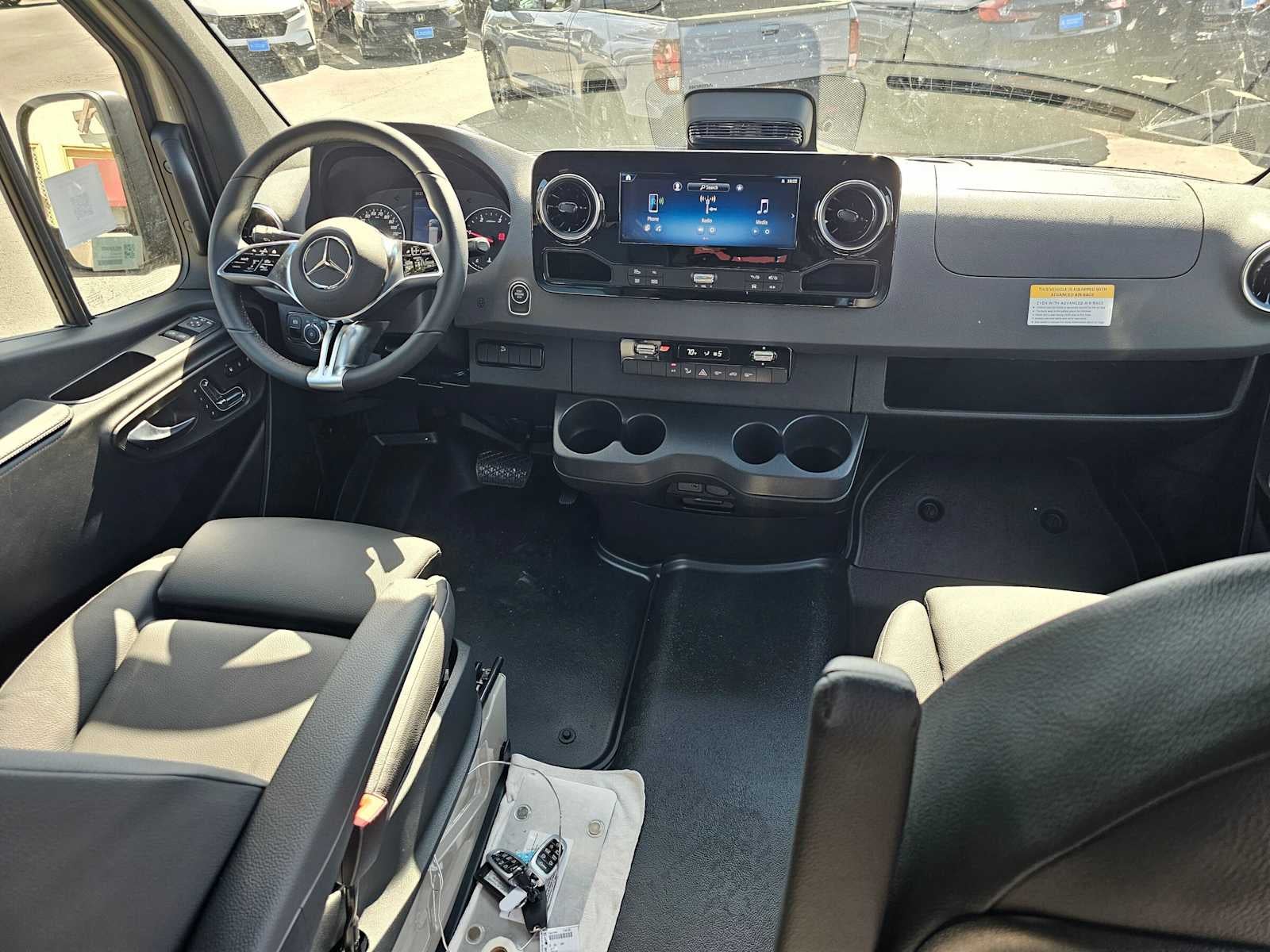 2026 Mercedes-Benz Sprinter Crew 2500 Standard Roof I4 Diesel HO 144 AWD