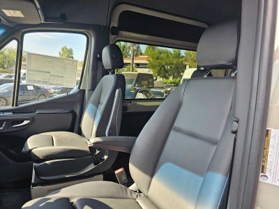 2026 Mercedes-Benz Sprinter Crew 2500 Standard Roof I4 Diesel HO 144 AWD