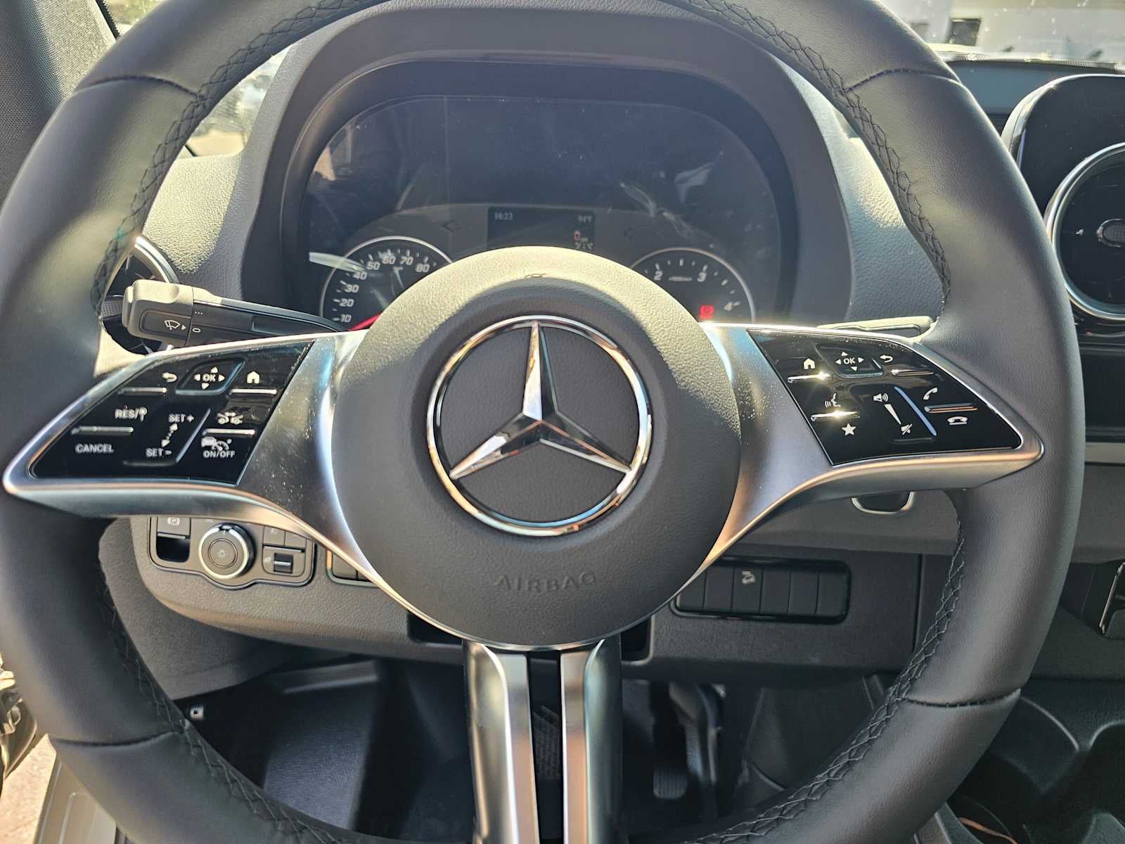 2026 Mercedes-Benz Sprinter Crew 2500 Standard Roof I4 Diesel HO 144 AWD