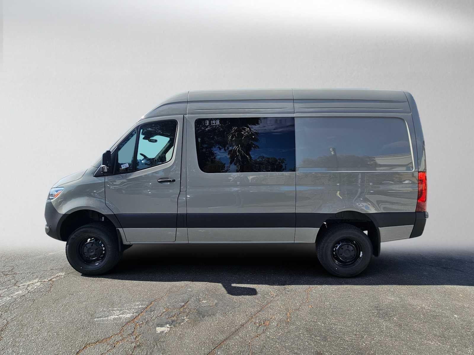 2026 Mercedes-Benz Sprinter Crew 2500 Standard Roof I4 Diesel HO 144 AWD
