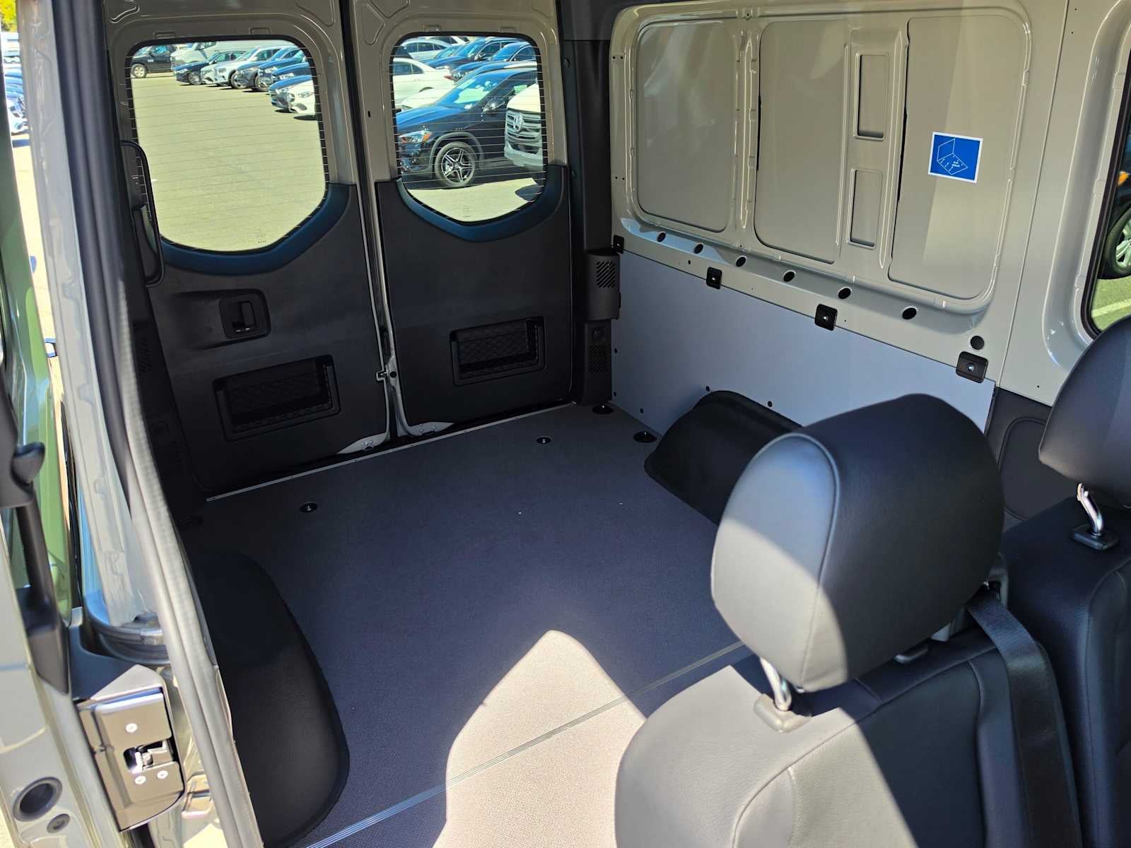 2026 Mercedes-Benz Sprinter Crew 2500 Standard Roof I4 Diesel HO 144 AWD