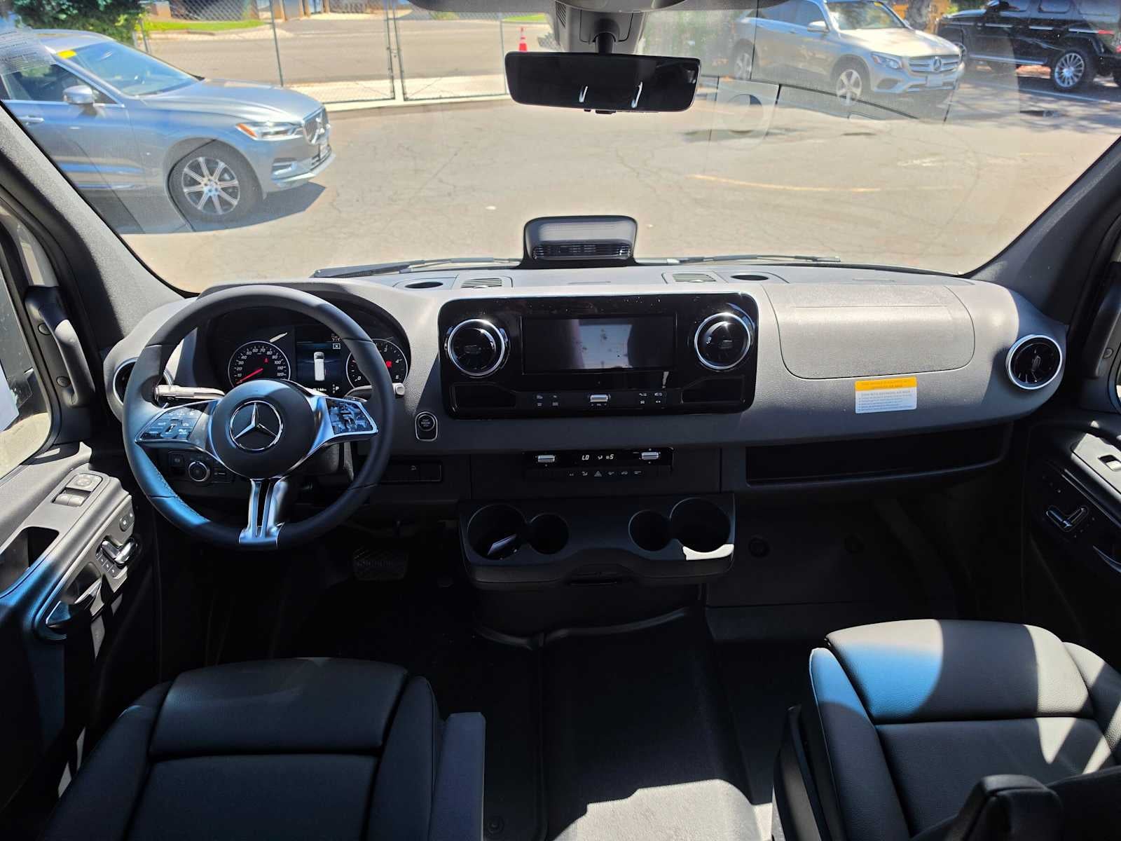 2026 Mercedes-Benz Sprinter Crew 2500 Standard Roof I4 Diesel HO 144 AWD