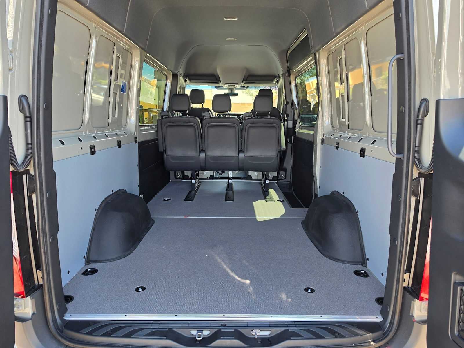 2026 Mercedes-Benz Sprinter Crew 2500 Standard Roof I4 Diesel HO 144 AWD