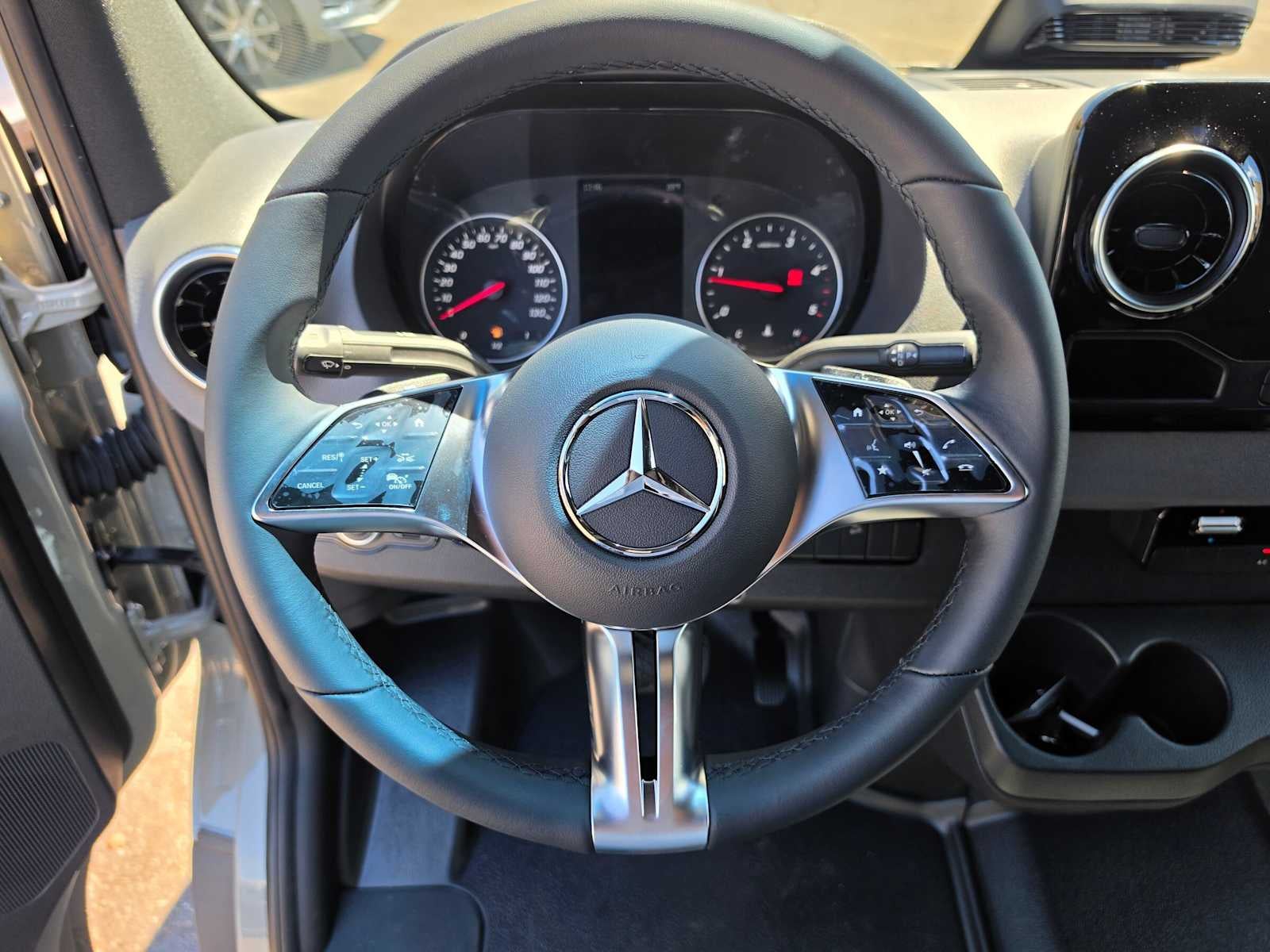 2026 Mercedes-Benz Sprinter Crew 2500 Standard Roof I4 Diesel HO 144 AWD