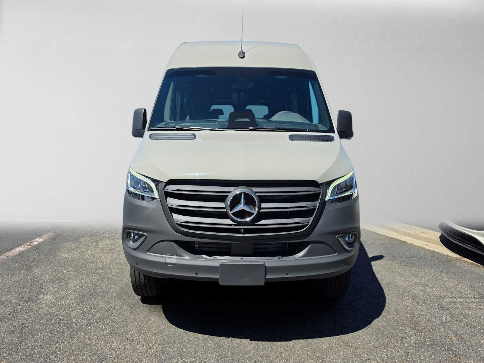 2026 Mercedes-Benz Sprinter Crew 2500 Standard Roof I4 Diesel HO 144 AWD