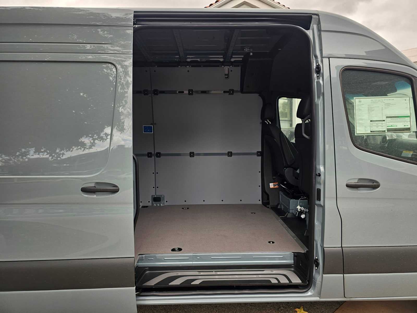 2026 Mercedes-Benz Sprinter Cargo 2500 Standard Roof I4 Diesel HO 144 AWD