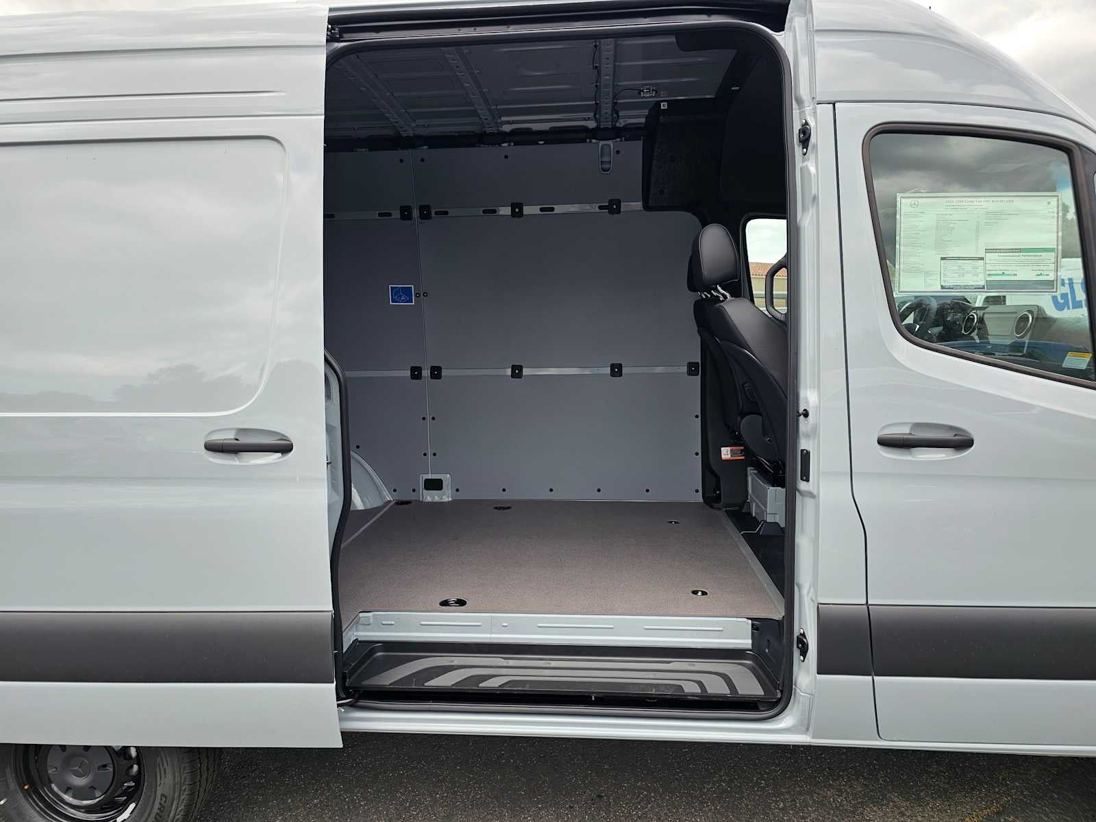 2026 Mercedes-Benz Sprinter 2500 Standard Roof I4 Diesel HO 144 AWD