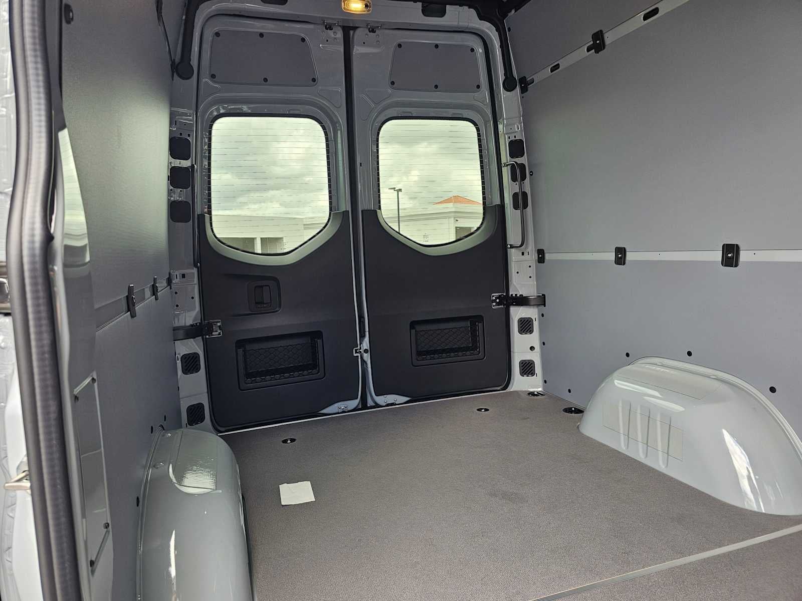 2026 Mercedes-Benz Sprinter 2500 Standard Roof I4 Diesel HO 144 AWD