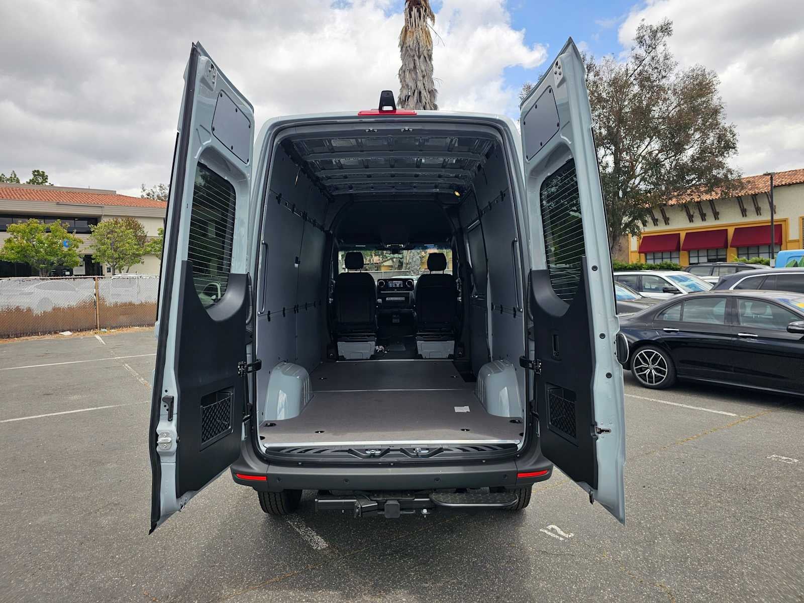 2026 Mercedes-Benz Sprinter 2500 Standard Roof I4 Diesel HO 144 AWD