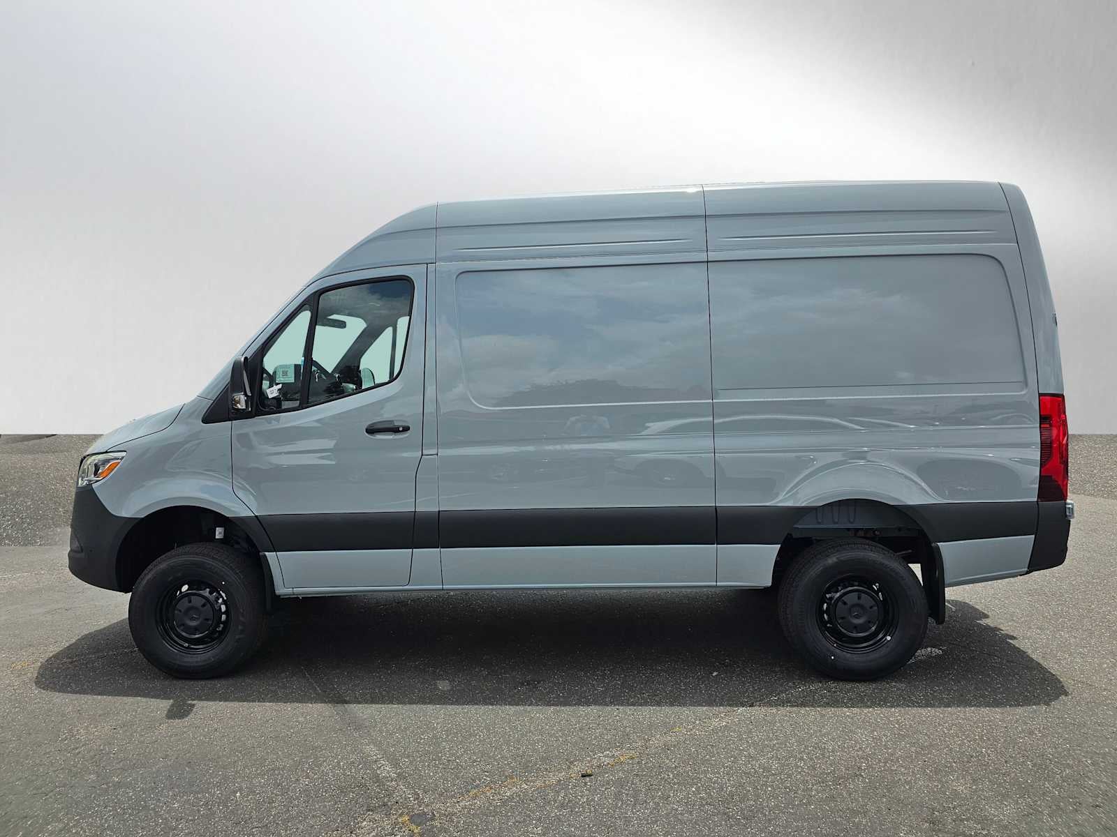 2026 Mercedes-Benz Sprinter 2500 Standard Roof I4 Diesel HO 144 AWD