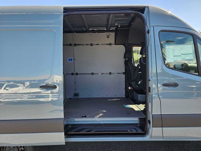 2026 Mercedes-Benz Sprinter 2500 Standard Roof I4 Diesel HO 144 AWD