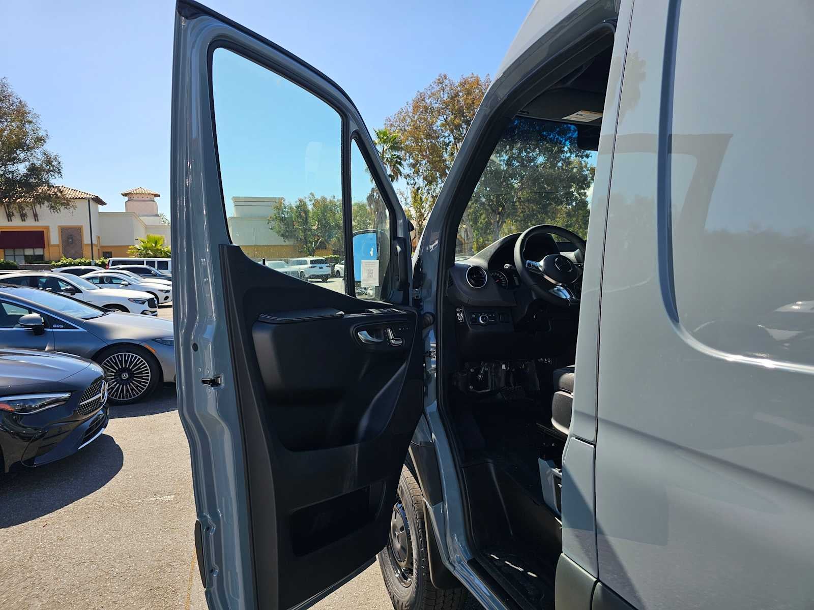 2026 Mercedes-Benz Sprinter 2500 Standard Roof I4 Diesel HO 144 AWD