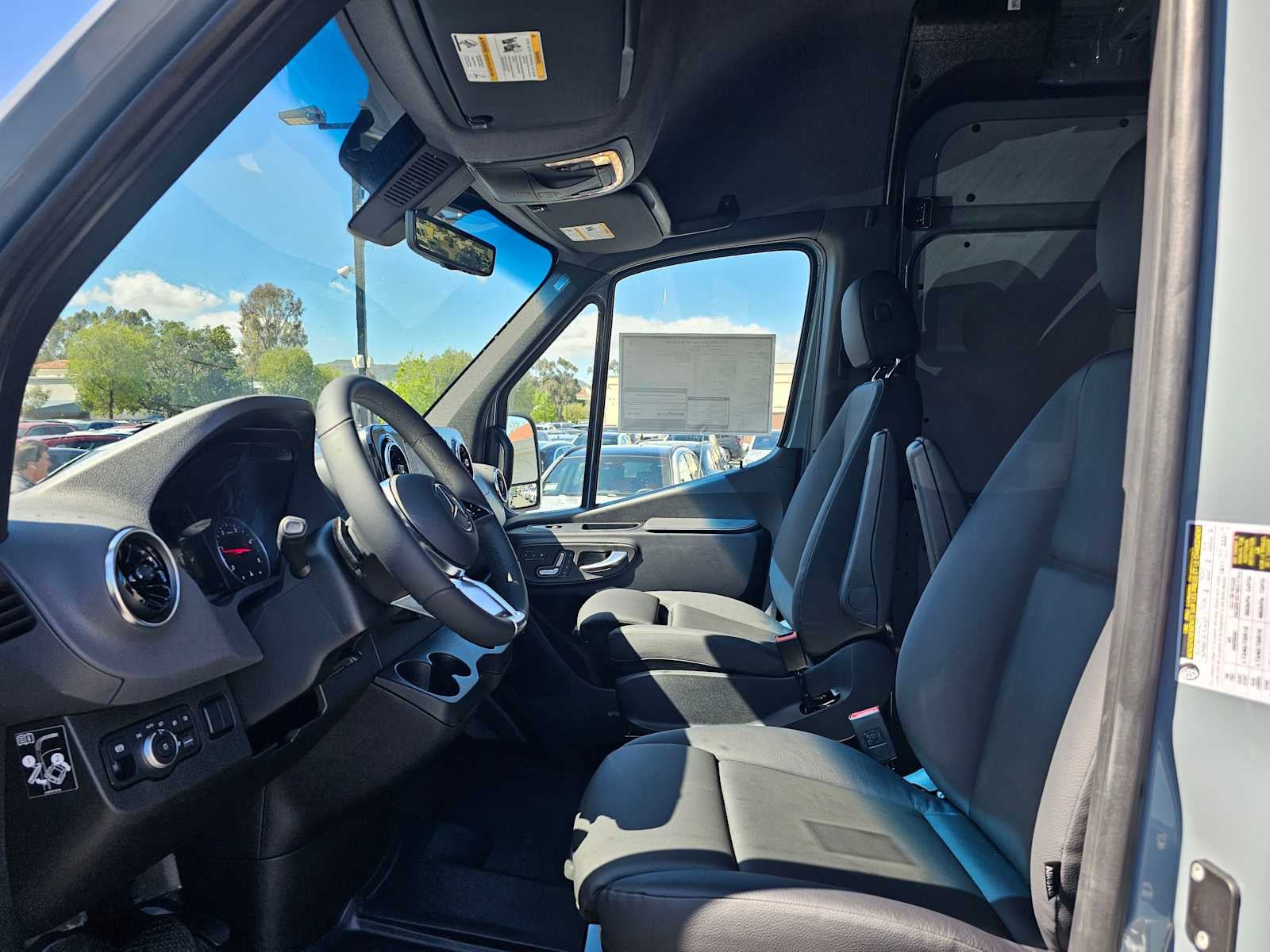 2026 Mercedes-Benz Sprinter 2500 Standard Roof I4 Diesel HO 144 AWD