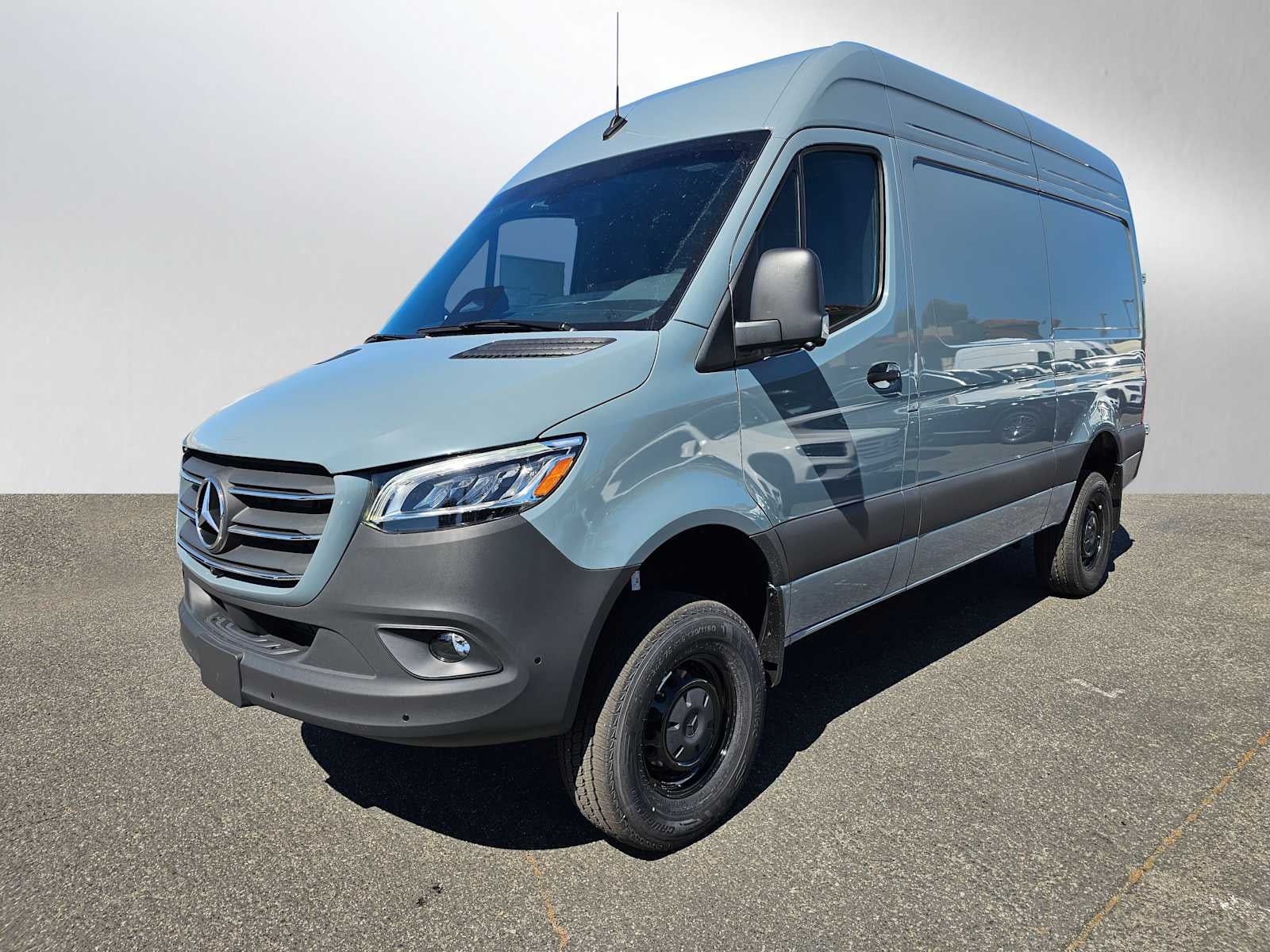 2026 Mercedes-Benz Sprinter 2500 Standard Roof I4 Diesel HO 144 AWD