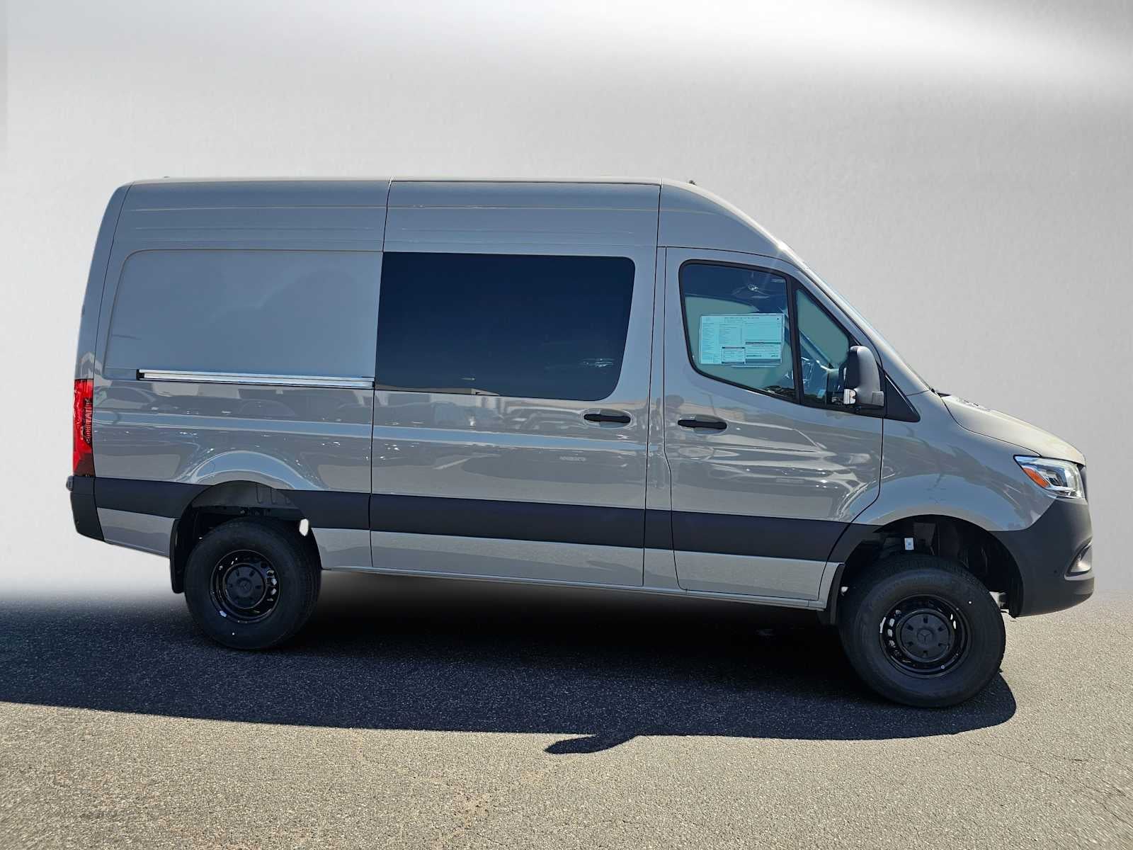 2026 Mercedes-Benz Sprinter 2500 Standard Roof I4 Diesel HO 144 AWD