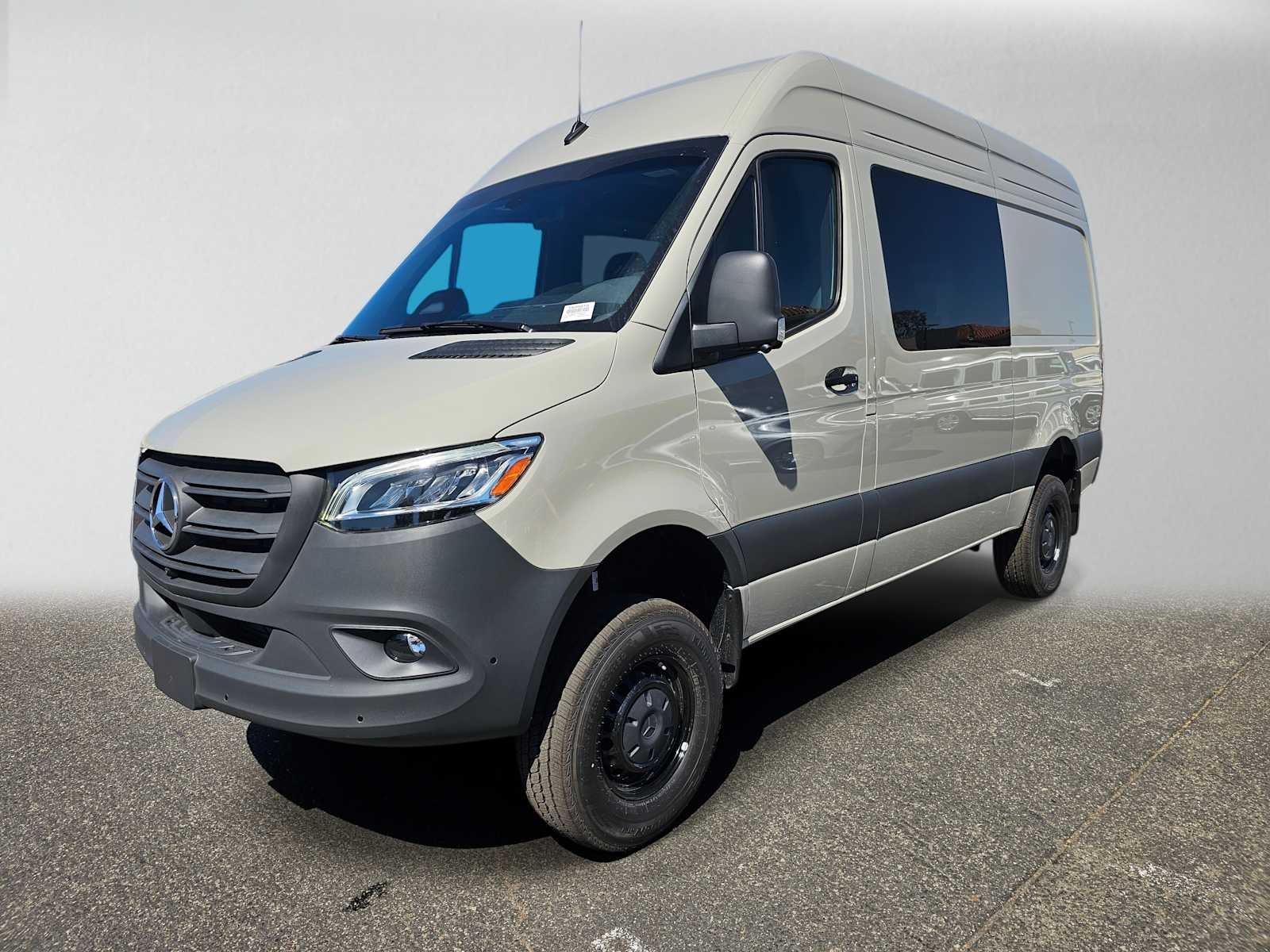 2026 Mercedes-Benz Sprinter 2500 Standard Roof I4 Diesel HO 144 AWD