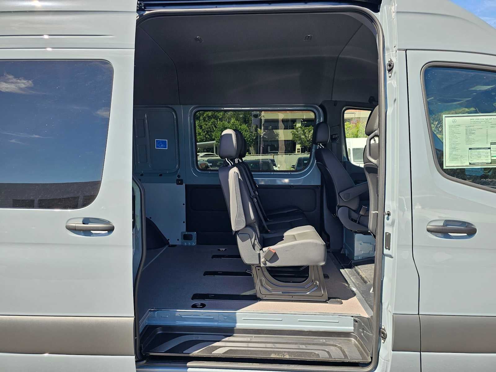 2026 Mercedes-Benz Sprinter 2500 Standard Roof I4 Diesel HO 144 AWD