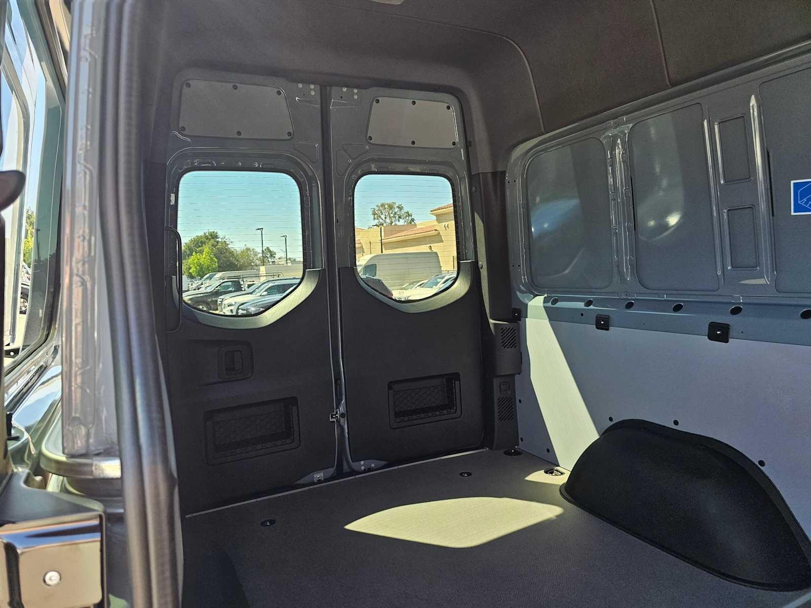 2026 Mercedes-Benz Sprinter 2500 Standard Roof I4 Diesel HO 144 AWD