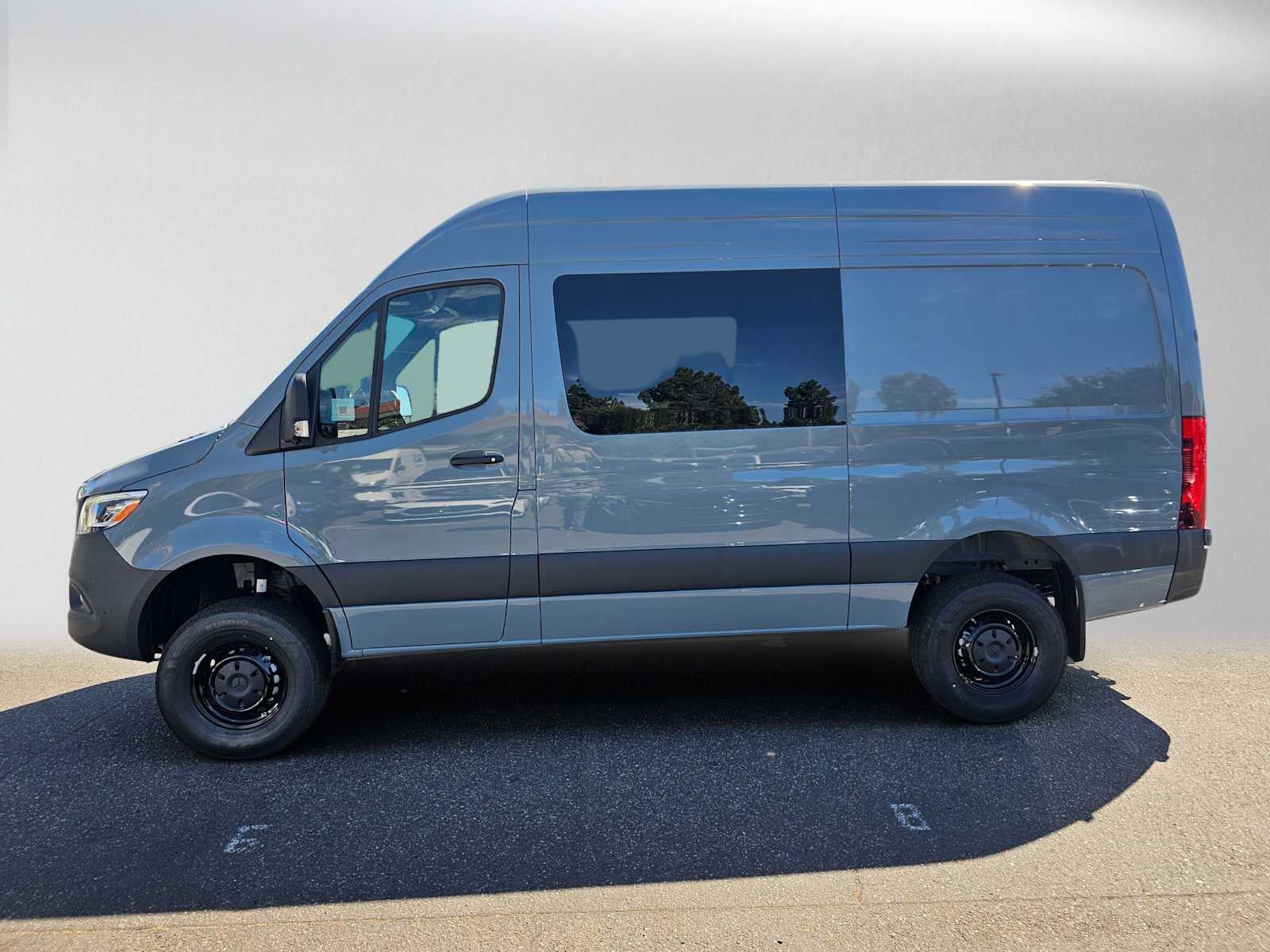 2026 Mercedes-Benz Sprinter 2500 Standard Roof I4 Diesel HO 144 AWD