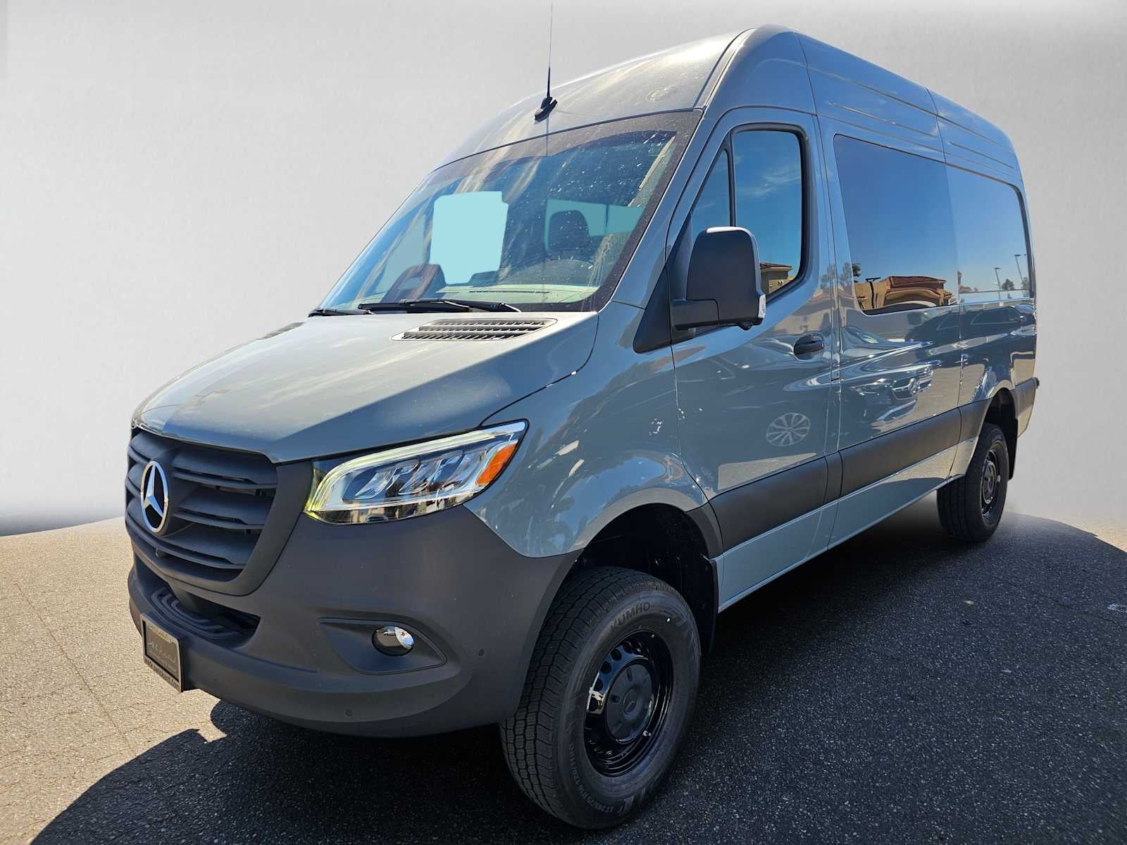 2026 Mercedes-Benz Sprinter 2500 Standard Roof I4 Diesel HO 144 AWD