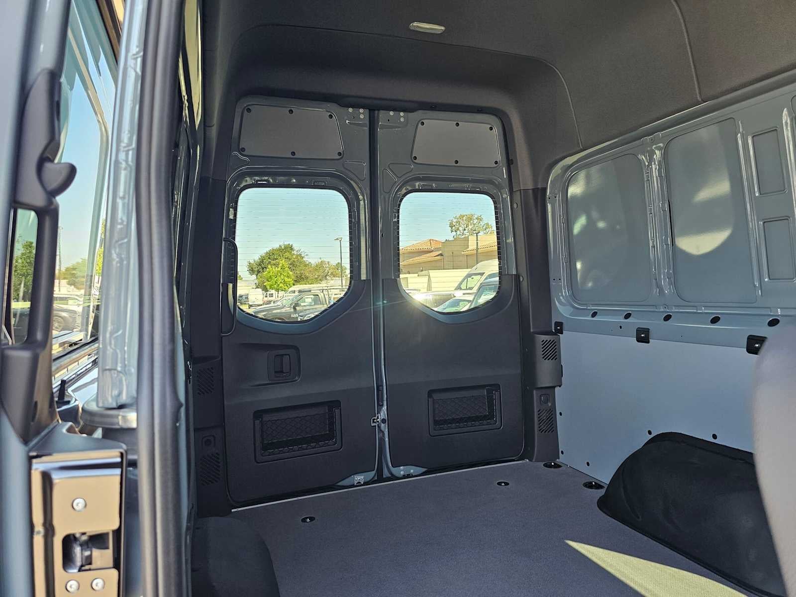 2026 Mercedes-Benz Sprinter 2500 Standard Roof I4 Diesel HO 144 AWD