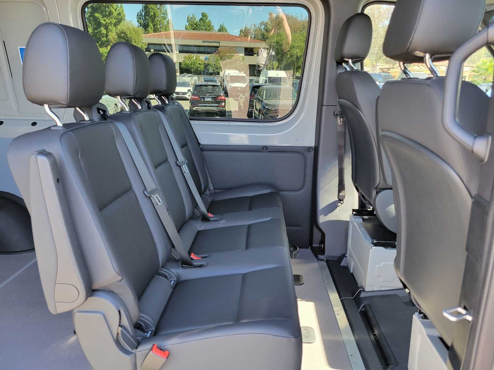 2026 Mercedes-Benz Sprinter Crew 2500 Standard Roof I4 Diesel HO 144 AWD