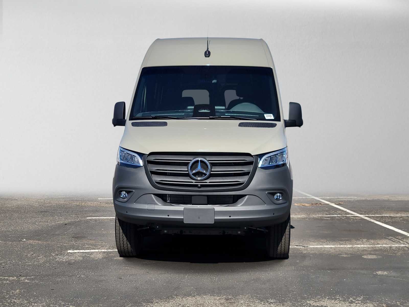 2026 Mercedes-Benz Sprinter Crew 2500 Standard Roof I4 Diesel HO 144 AWD