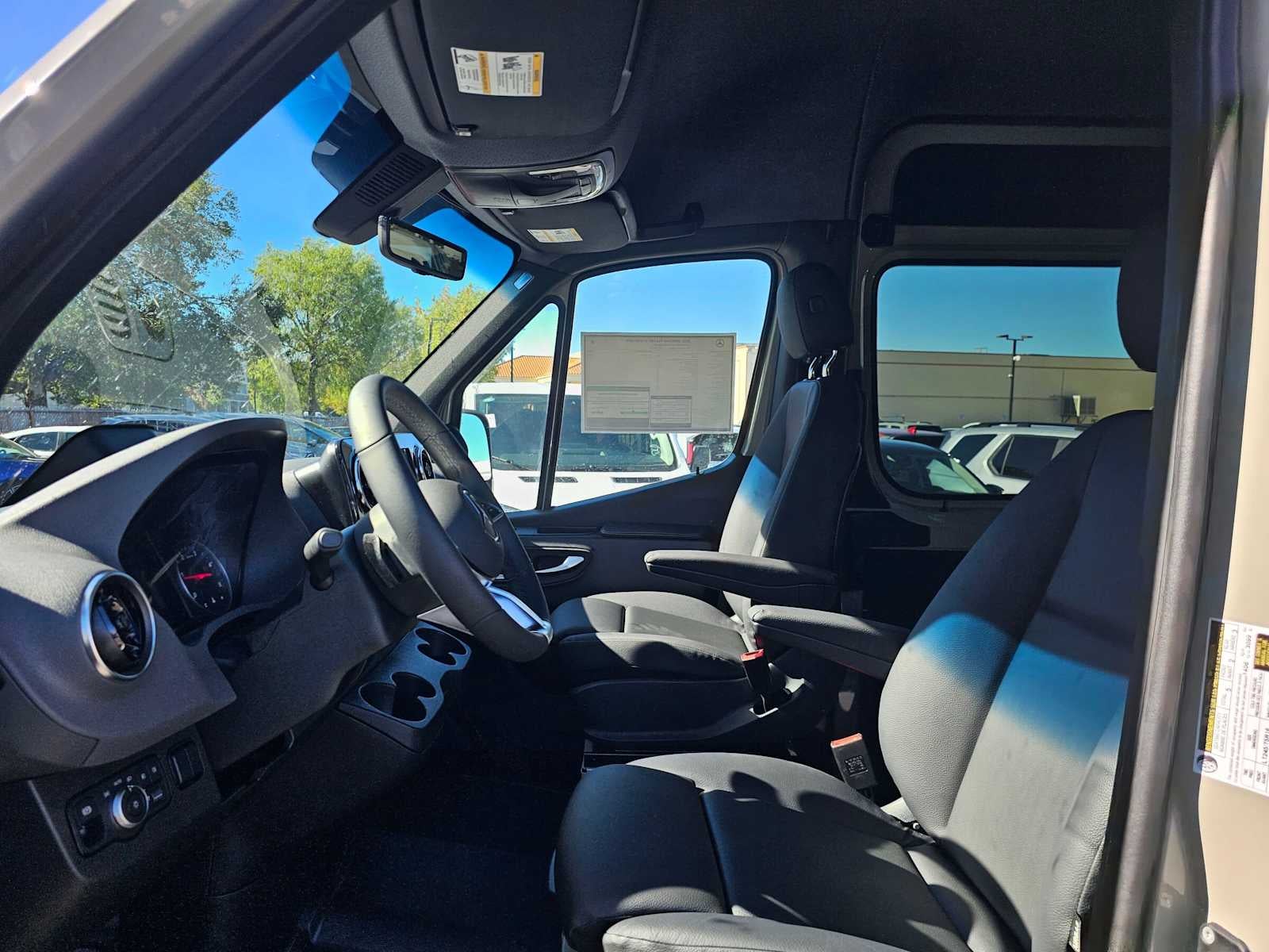 2026 Mercedes-Benz Sprinter Crew 2500 Standard Roof I4 Diesel HO 144 AWD