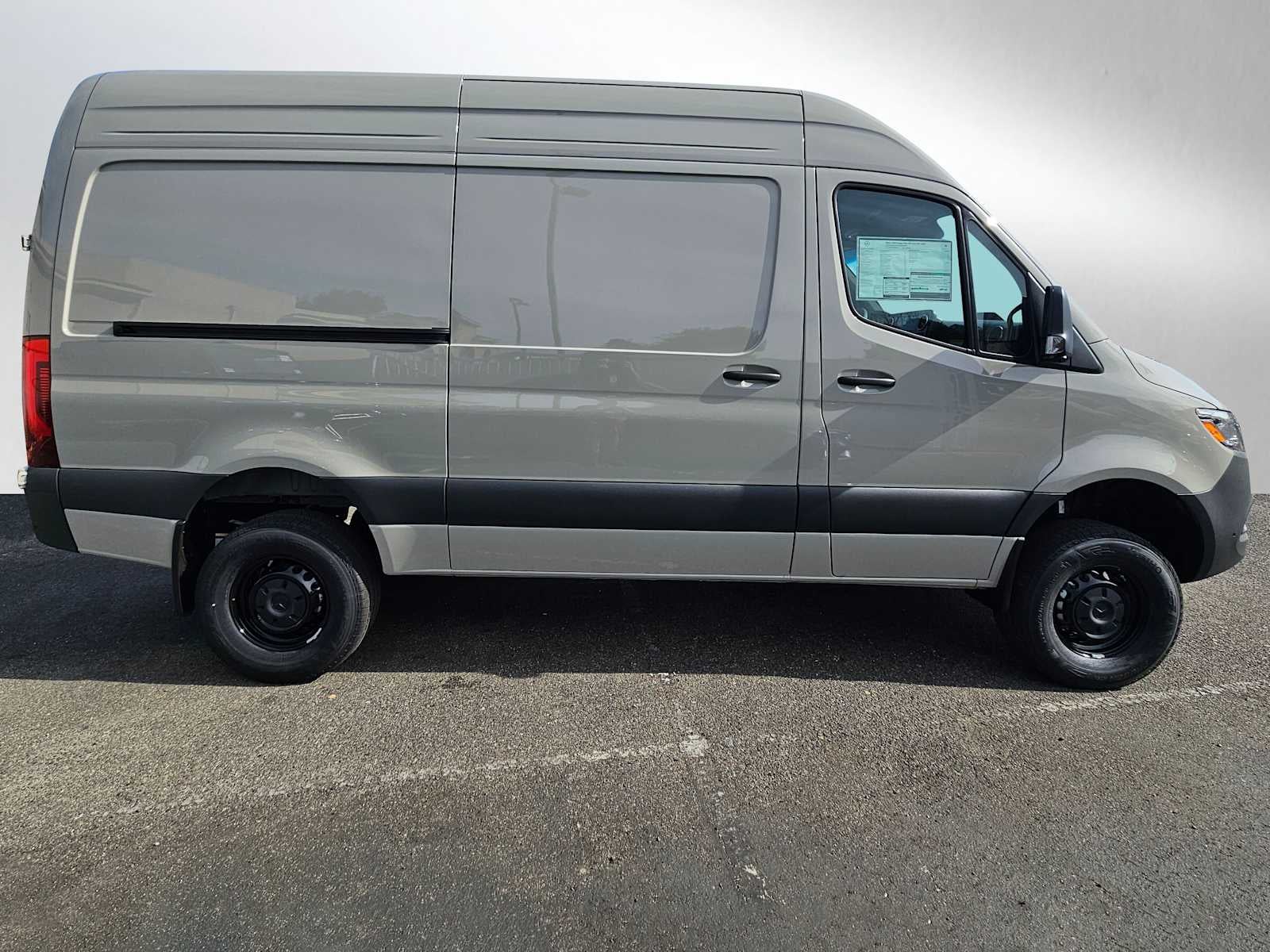 2026 Mercedes-Benz Sprinter 2500 Standard Roof I4 Diesel HO 144" AWD