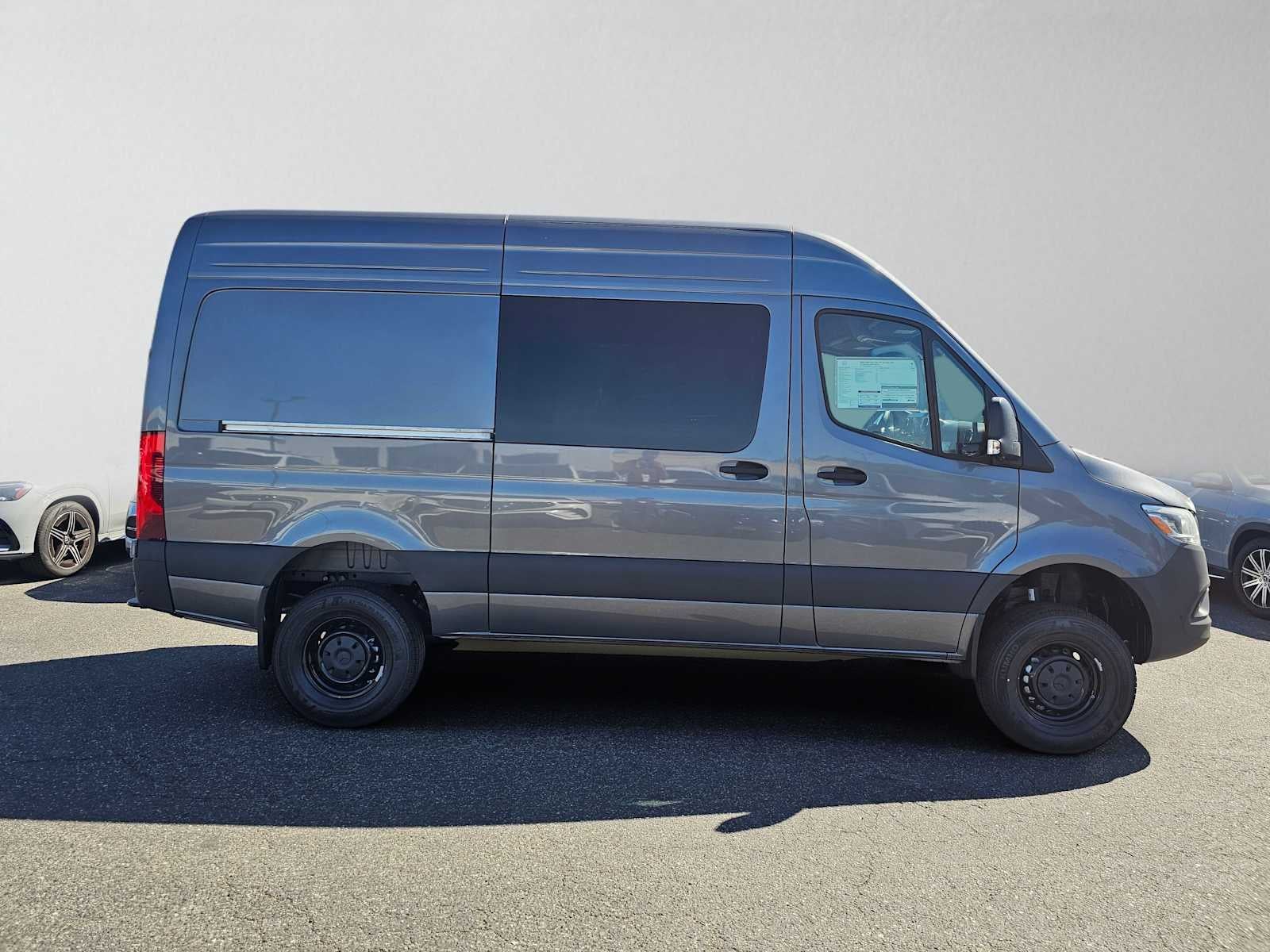 2026 Mercedes-Benz Sprinter 2500 Standard Roof I4 Diesel HO 144 AWD